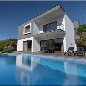 Victoria With Private Heated Pool Funchal (Madeira)